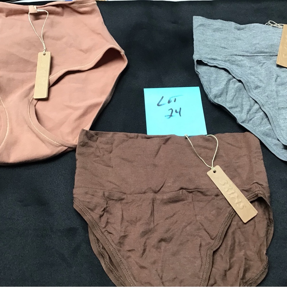 Skims NWT Lot #24 with Three Briefs size XS  (BRF-0761)